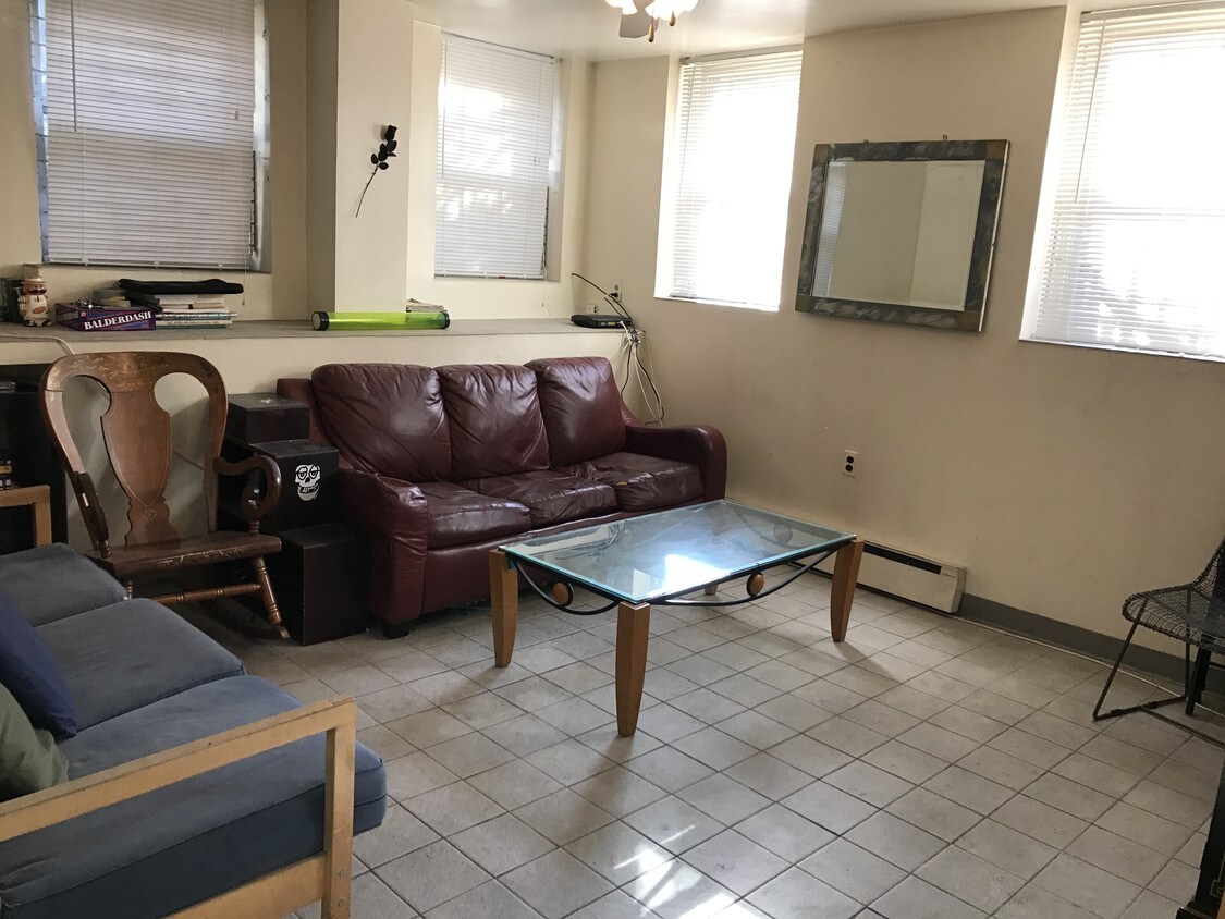 Foto principal - 600 Lorimer St
