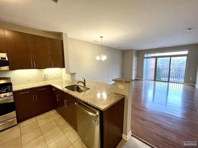Foto del edificio - 3315 Riverview Ave