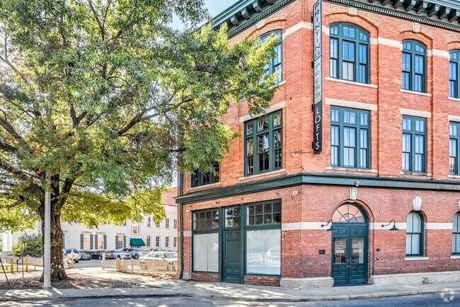 Building Photo - 215 N Court St
