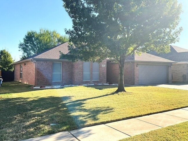 Building Photo - 708 Ridgehill Dr