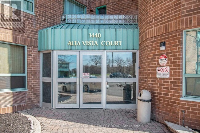 Photo du bâtiment - 1440 Heron Rd