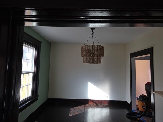 Building Photo - 498 Clarendon St