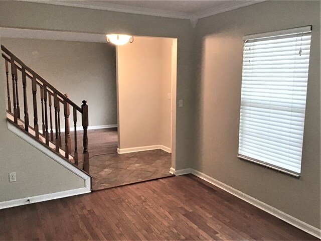 Foto del edificio - 753 Lakefield Dr