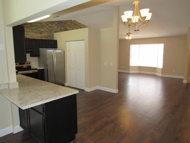 Foto del edificio - 7006 Lakeland Blvd