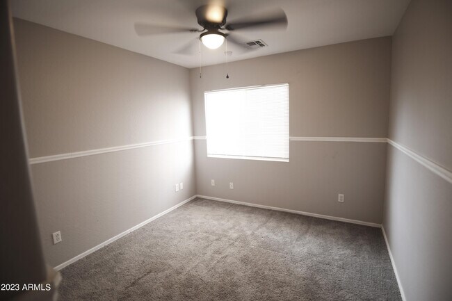 Foto del edificio - 1744 Maddison Cir