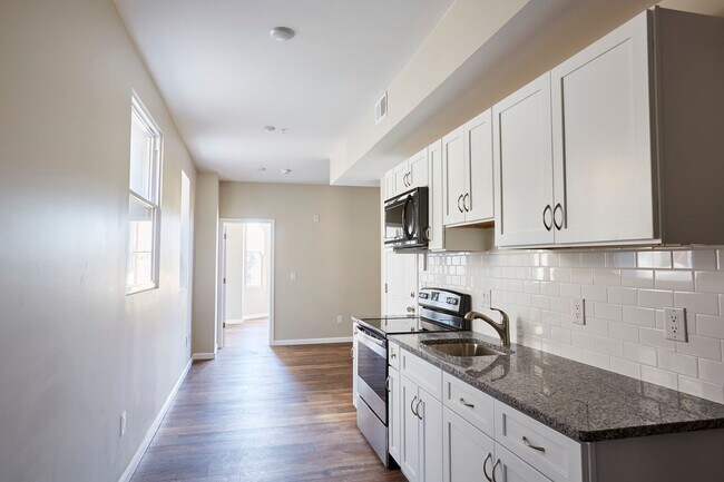 Foto del edificio - 5514 Woodland Ave