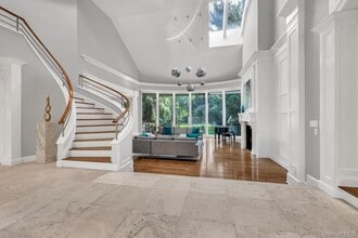 Building Photo - 5 Coachman's Ct