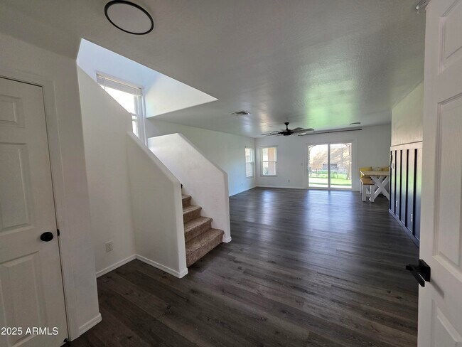 Building Photo - 22461 W Woodlands Ave