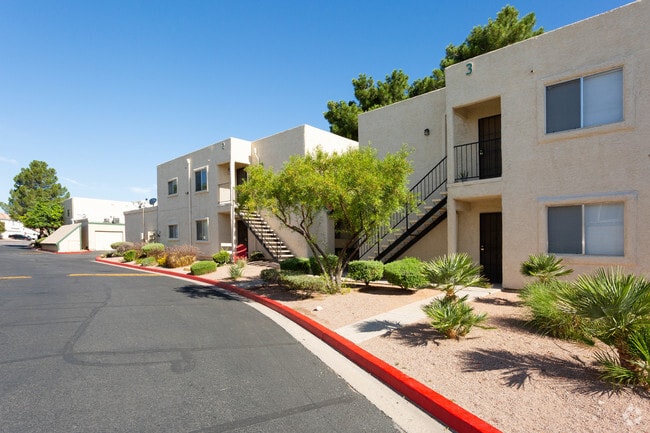 Community - Heritage Pointe