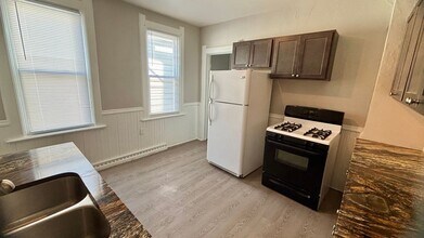 Building Photo - 1207 E Kane Pl