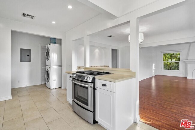 Foto del edificio - 6113 Cashio St