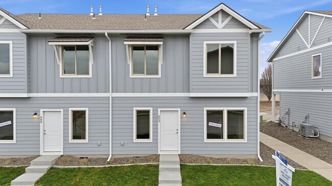 Building Photo - 653 N Creative