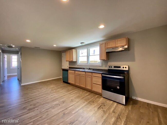 Foto del edificio - 4 br, 2 bath House - 203 Chelsea Lane