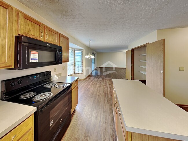 Foto del edificio - 5016 Scalton Pl