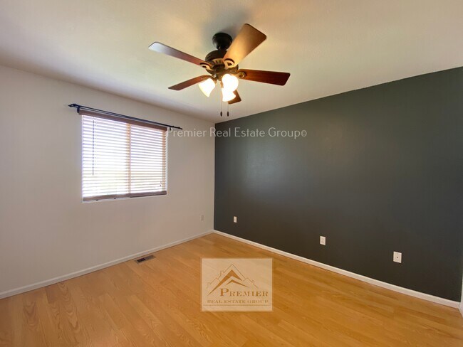 Foto del edificio - 865 Winebrook Way