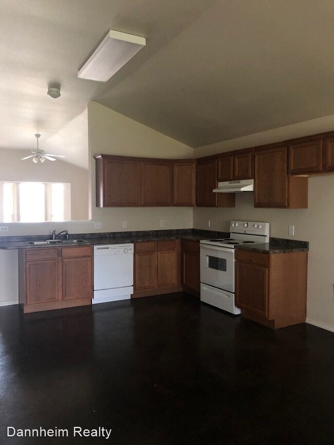 Building Photo - 3 br, 2 bath House - 1717 100th St.