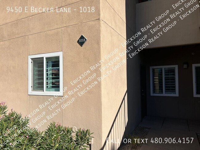 Foto del edificio - 9450 E Becker Ln