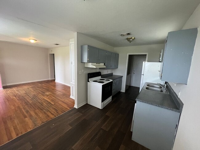 Photo - 1806 Pepper Dr House