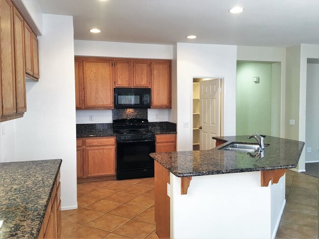 Building Photo - 4555 Pine White Rd