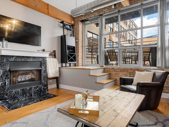 Foto del edificio - 1344 W Madison St