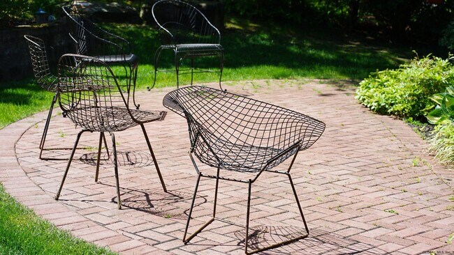 Foto del edificio - 928 Westholm Rd