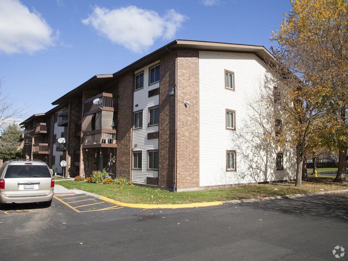 Sandburg Village Apartments Galesburg