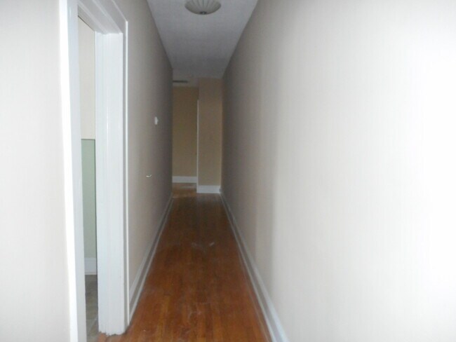 Building Photo - Half off first full month  -Wesley Heights...