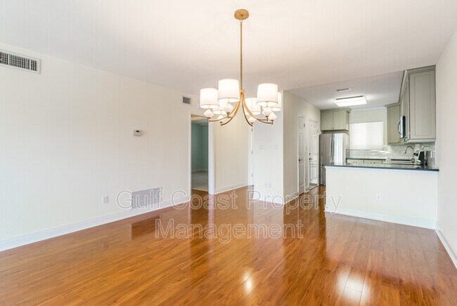Foto del edificio - 301 S Gulfstream Ave