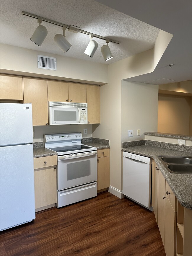Building Photo - 3616 NW Adriatic Ln