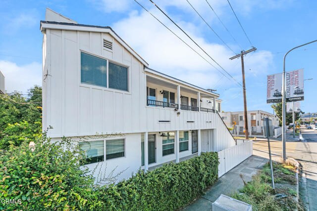 Building Photo - 2664 S La Brea Ave