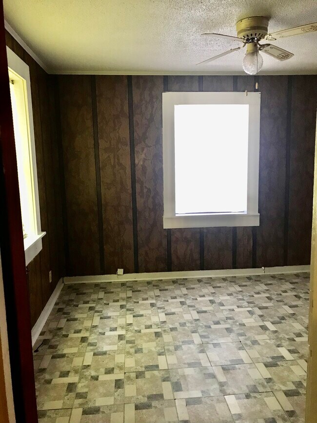 Building Photo - 1022 Marengo Dr