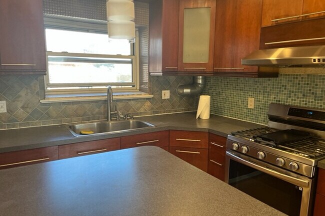 Foto del edificio - 2430 8th St