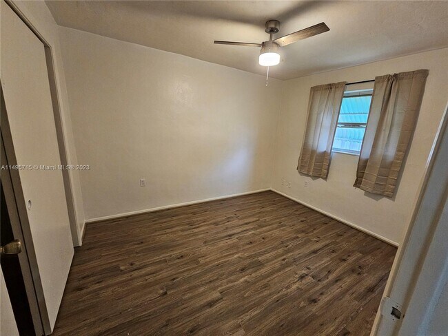 Foto del edificio - 8363 NW 26th Pl