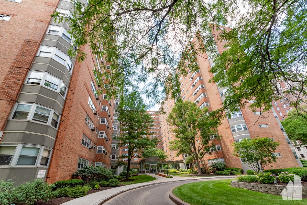 Foto principal - 4960 N Marine Dr