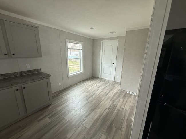 Building Photo - 430 N Crotty Ln