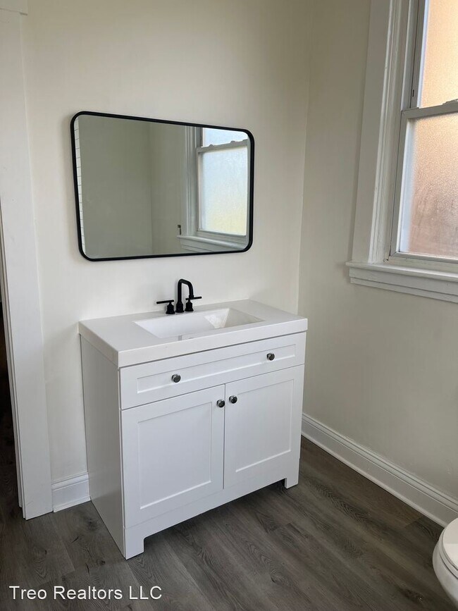 Building Photo - 4 br, 2 bath House - 438 Considine Ave