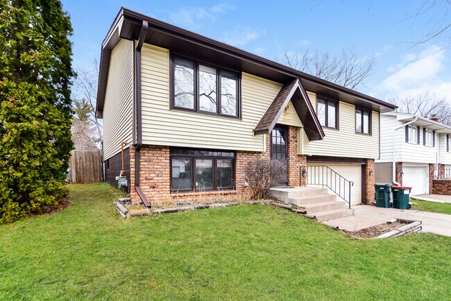 Building Photo - Coming Soon!! 3 Bedroom, 1 Bathroom House ...