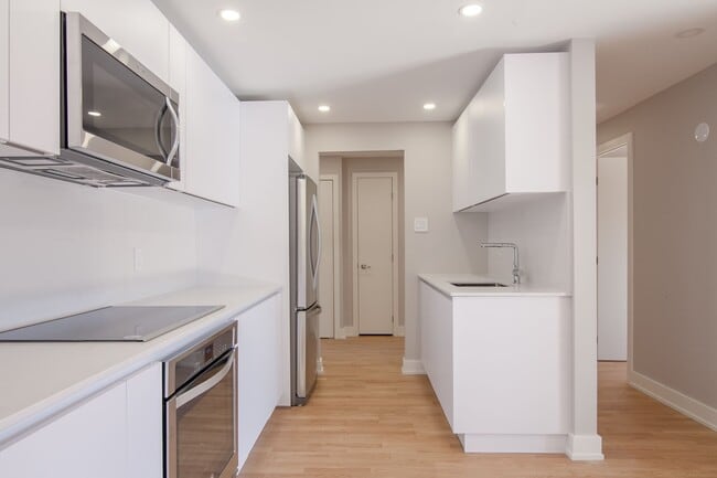 Building Photo - 1550 Avenue Filion