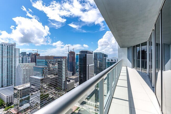Foto del edificio - 495 Brickell Ave