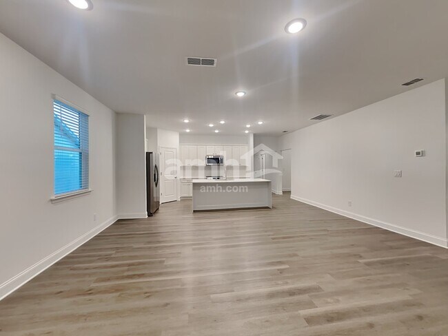 Building Photo - 1605 Soapstone Rd