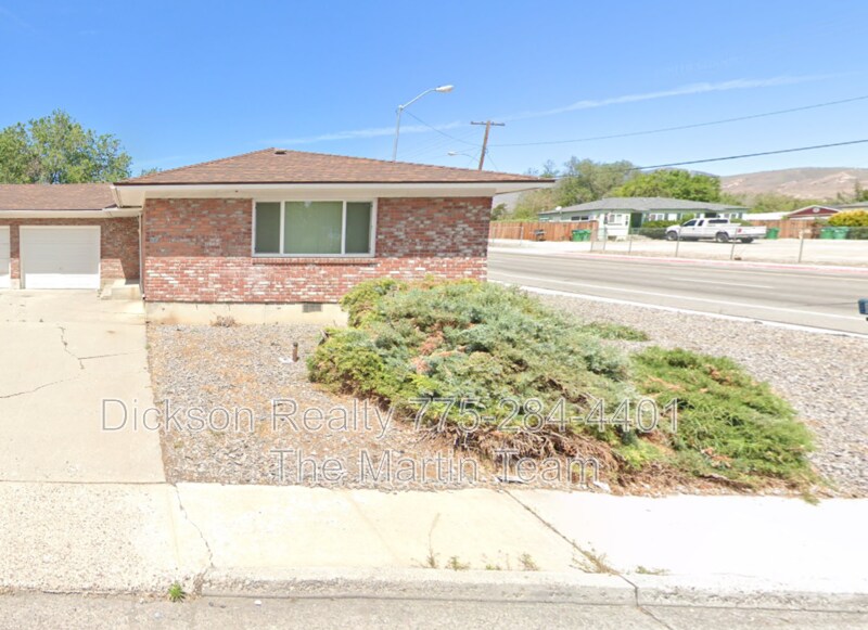 Primary Photo - 685 Genoa Ave