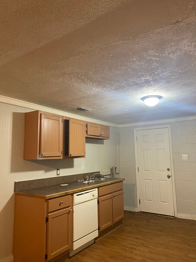 Building Photo - 130 W Carver Dr