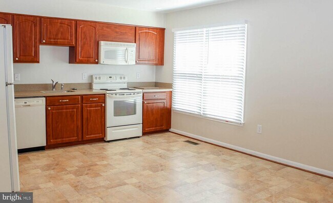 Foto del edificio - 2217 McLean Park Rd