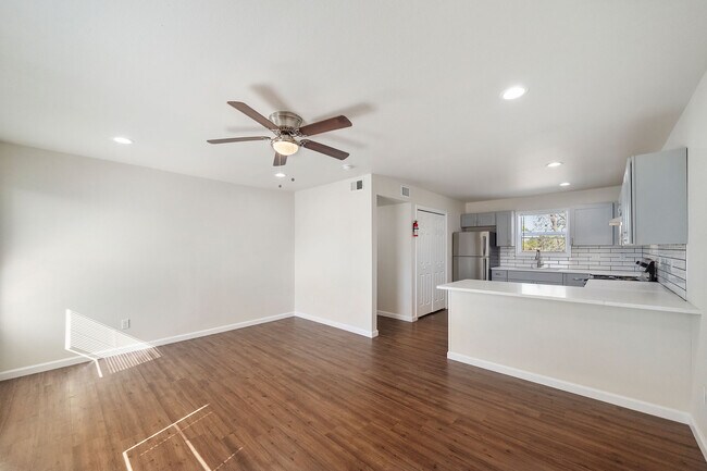 Foto del edificio - 6403 Sloan St