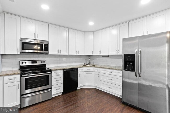 Building Photo - 1543 Marlborough Ct