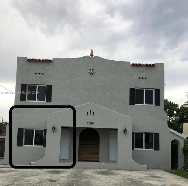 Building Photo - 1700 NW 22nd Ct