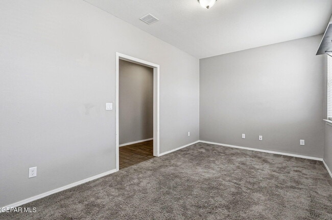 Building Photo - 1041 Earthstar Pl