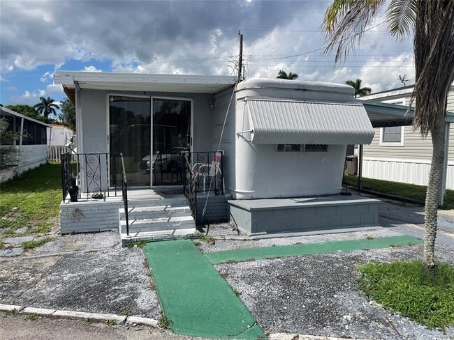 Building Photo - 8633 SW 15th Ct