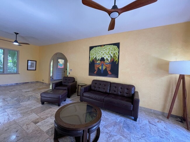 Building Photo - Spacious 4-Bedroom Retreat in Haiku with S...