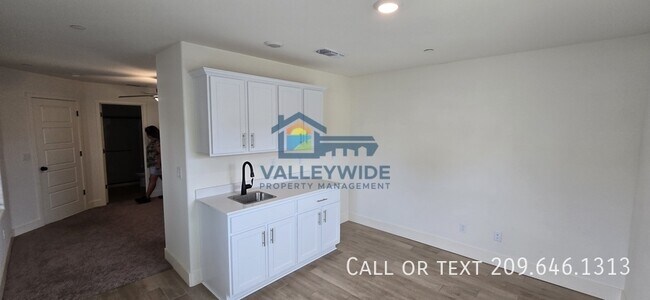 Building Photo - 2104 Ukiah Ct
